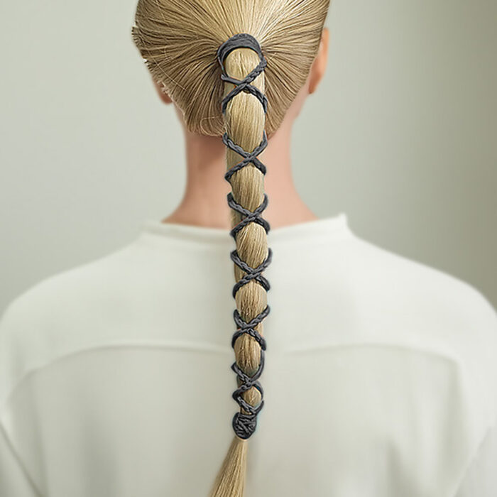 Signature-wrap-on-model-gray-catalog