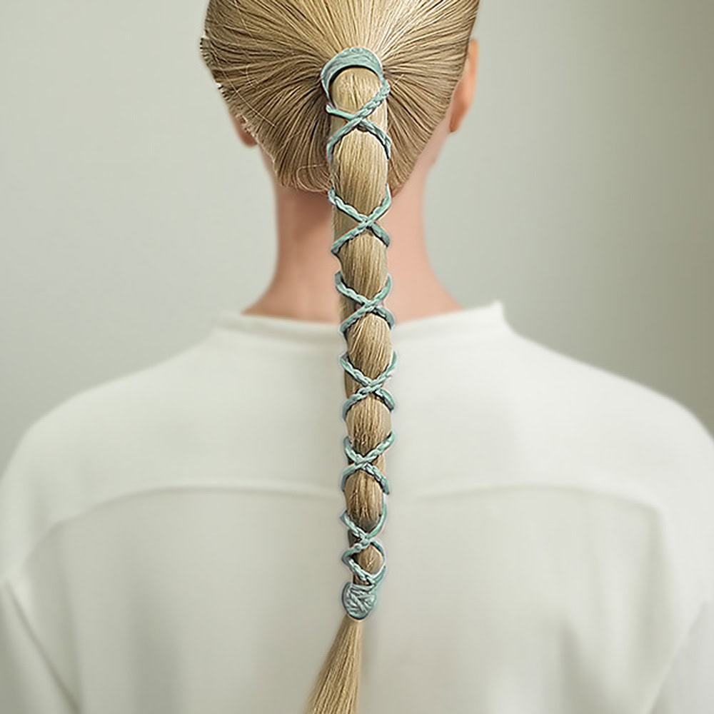 Signature-wrap-on-model-sage-catalog